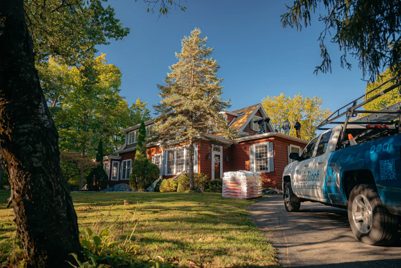 Manufacturer-certified roof installation in Summitville